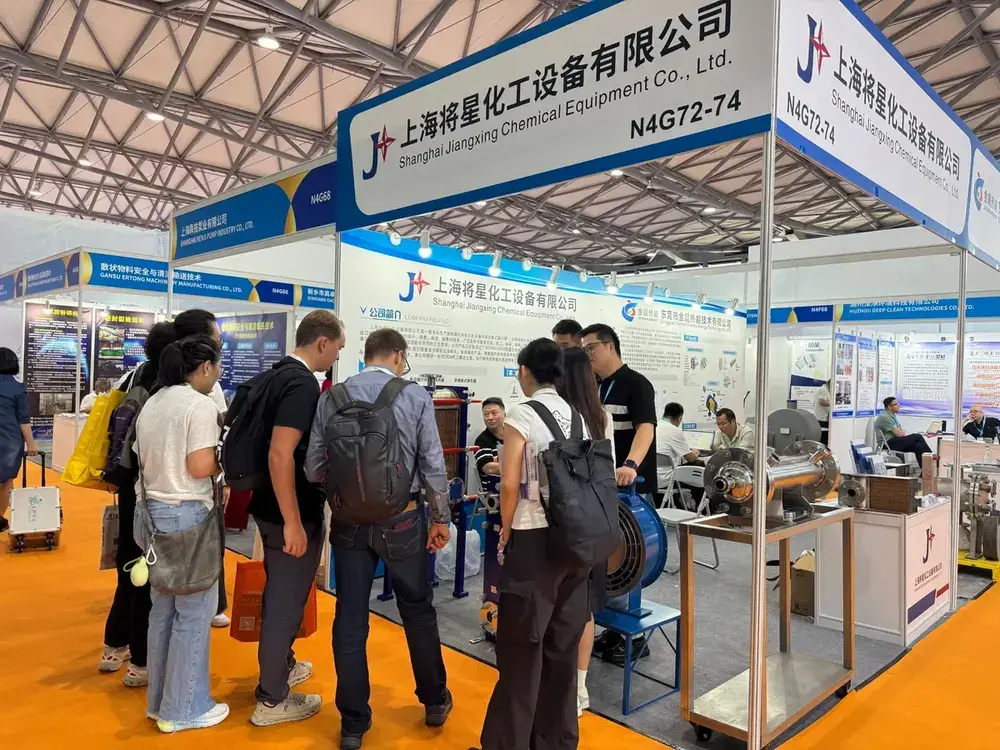 International visitors at Jiangxing exhibition booth