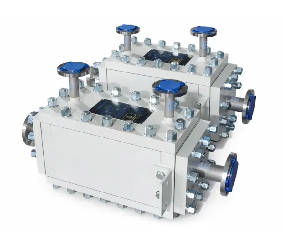 Four-side removable fully welded plate heat exchanger with bolted side panels and flanged nozzles